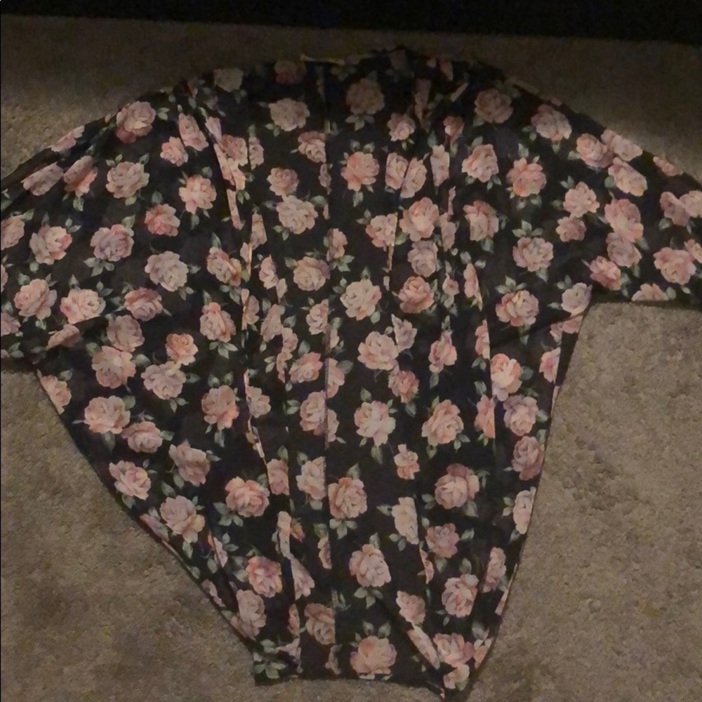 🚫SOLD🚫 Black with flower Kimono